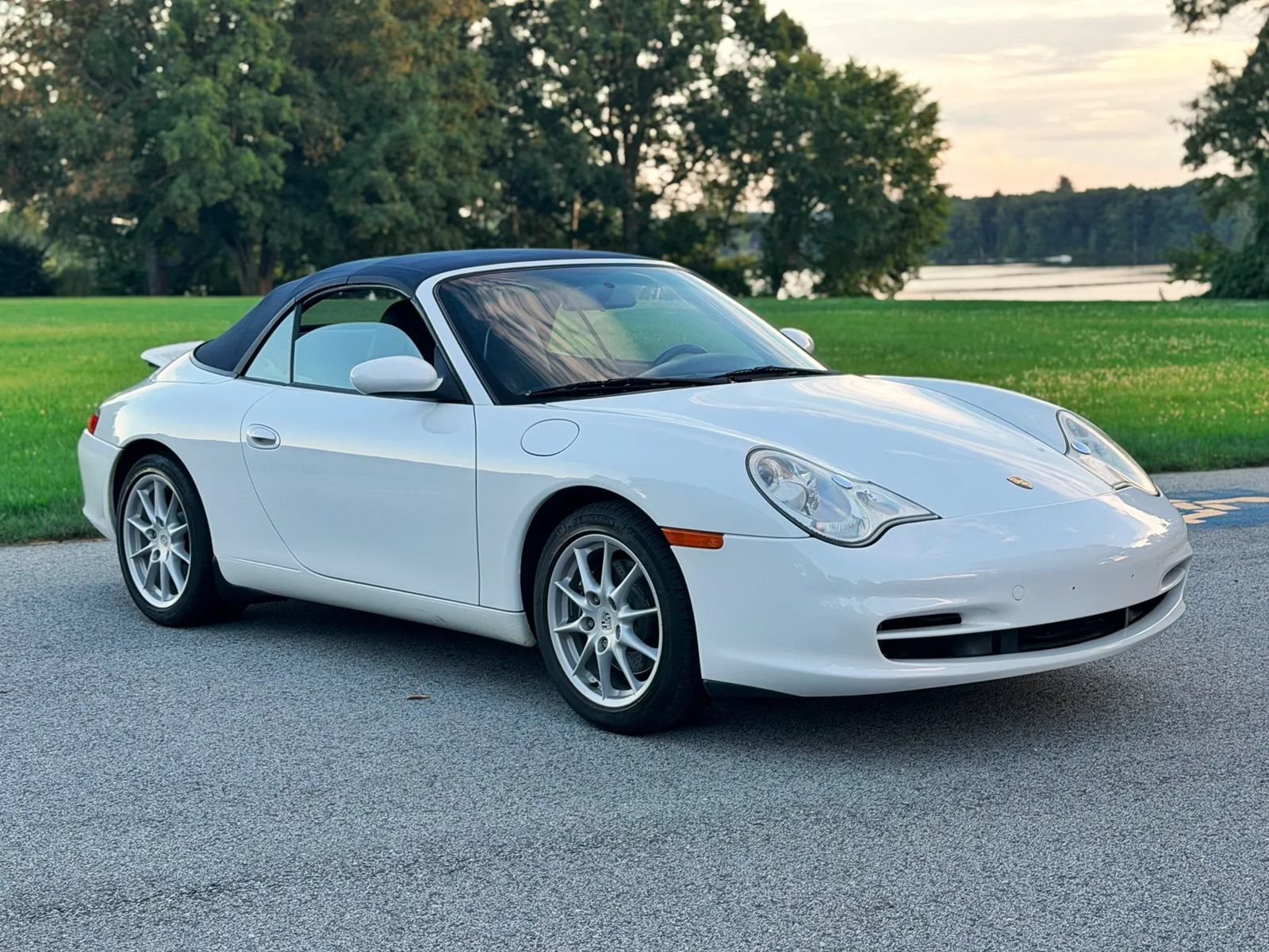 Used 2004 Porsche 911 Carrera 4 AWD/4WD image 4