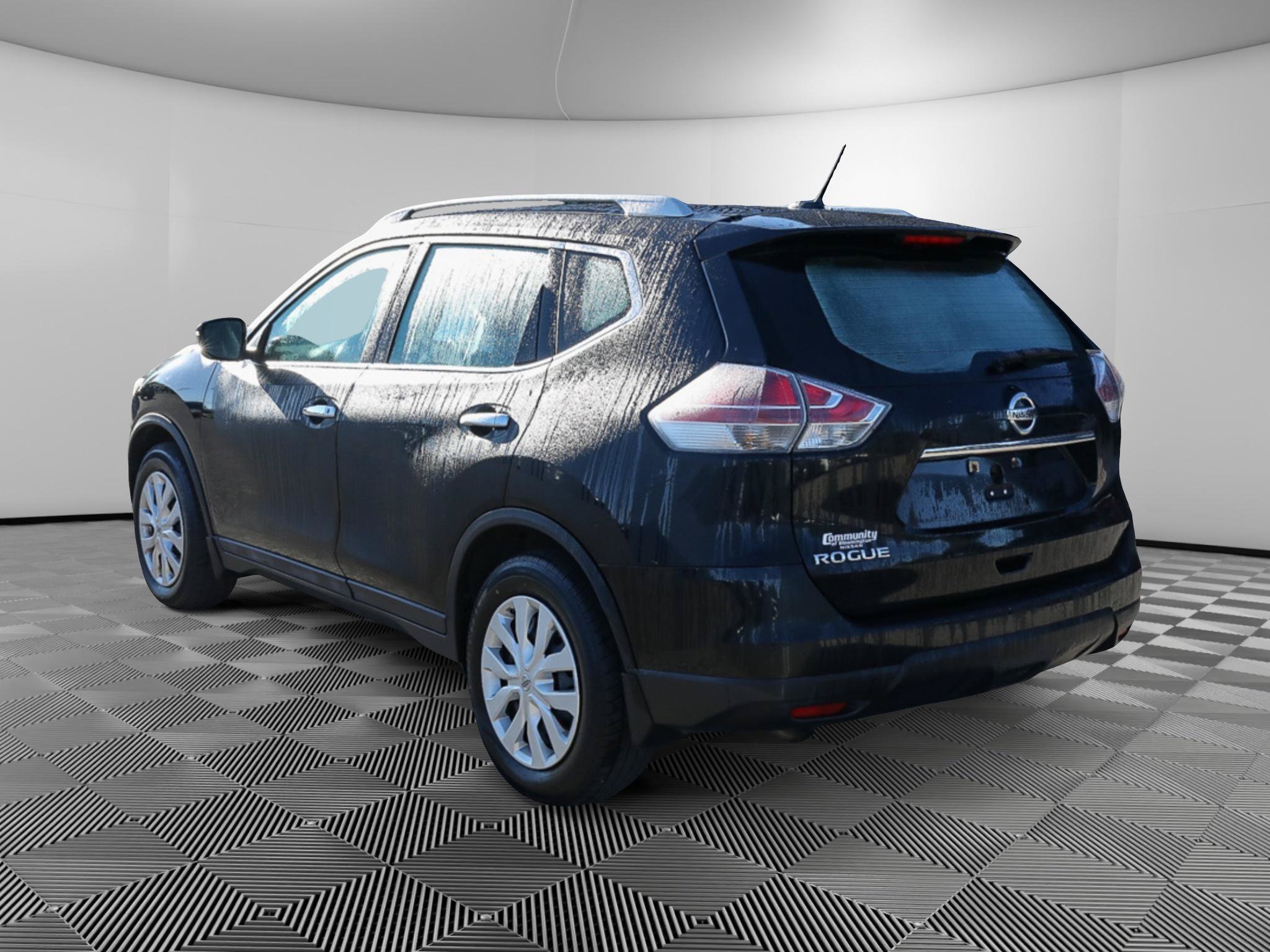 Used 2016 Nissan Rogue S FWD image 5