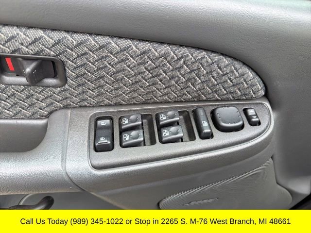 Used 2003 Chevrolet Avalanche 4x4 w/ Suspension Package, Off-Road image 25