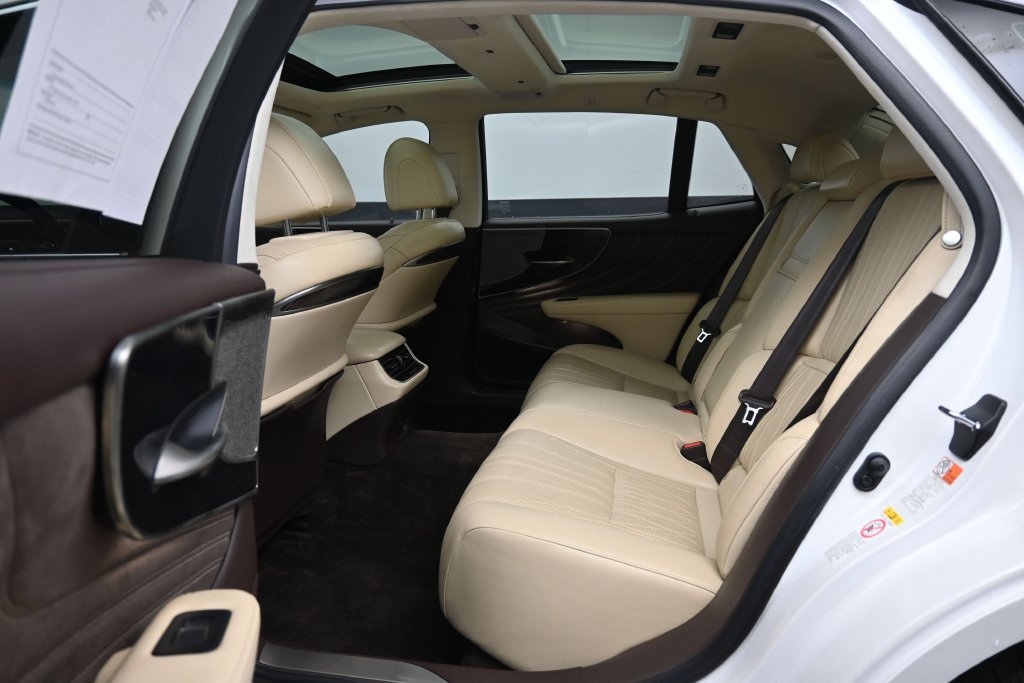 Used 2019 Lexus LS 500 AWD w/ Interior Upgrade Package image 26