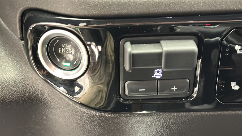 Used 2025 Chevrolet Silverado 1500 RST w/ Convenience Package II AWD/4WD image 22