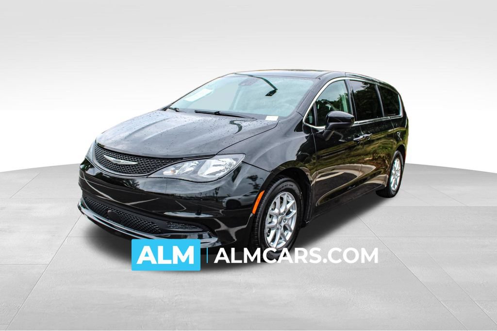 Used 2023 Chrysler Voyager LX FWD image 1