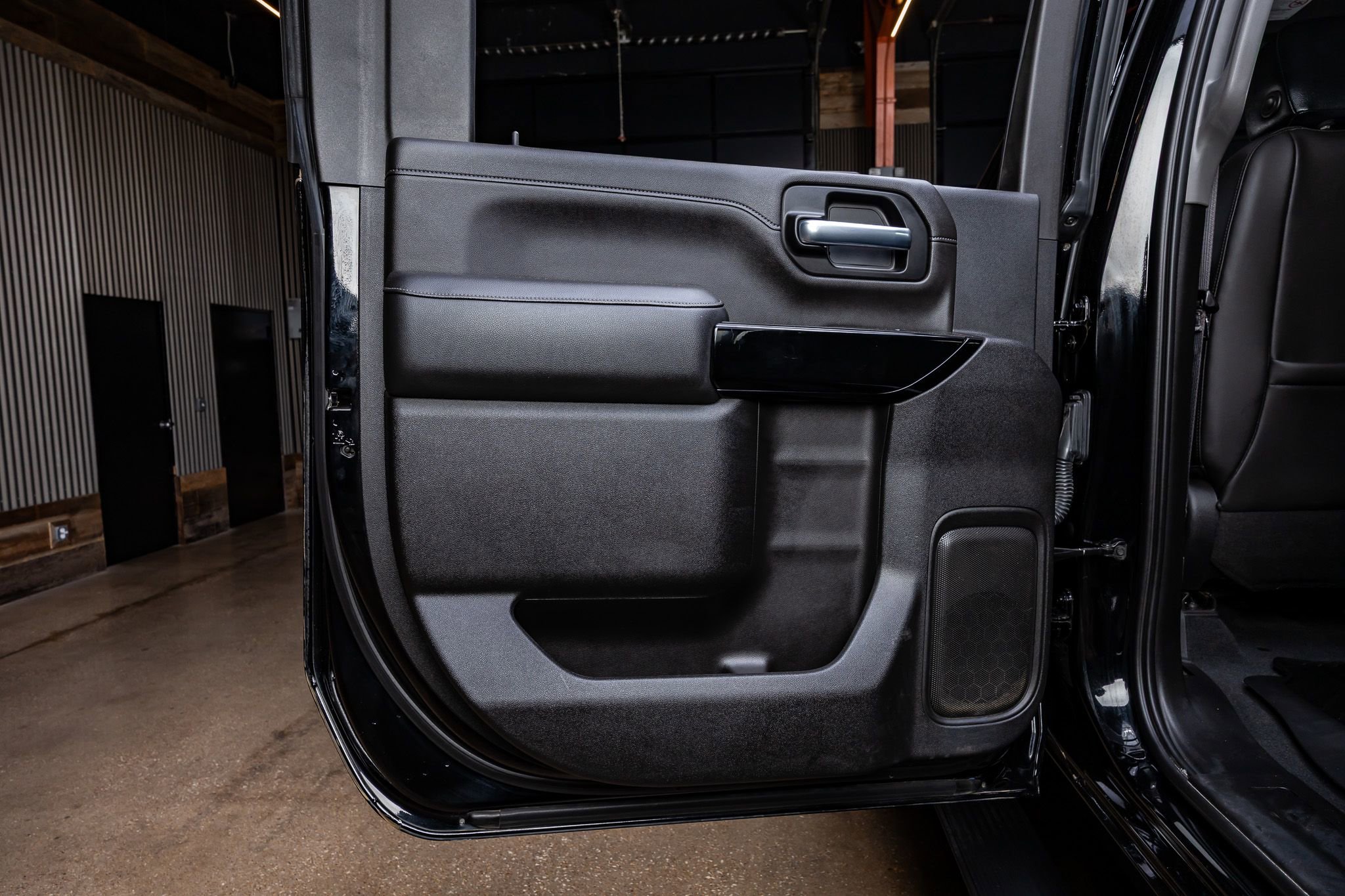 Used 2020 Chevrolet Silverado 2500 LTZ w/ LTZ Premium Package image 34