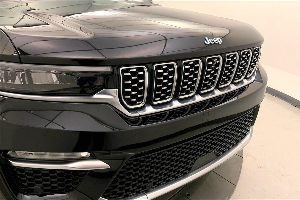Used 2022 Jeep Grand Cherokee Summit AWD/4WD image 29