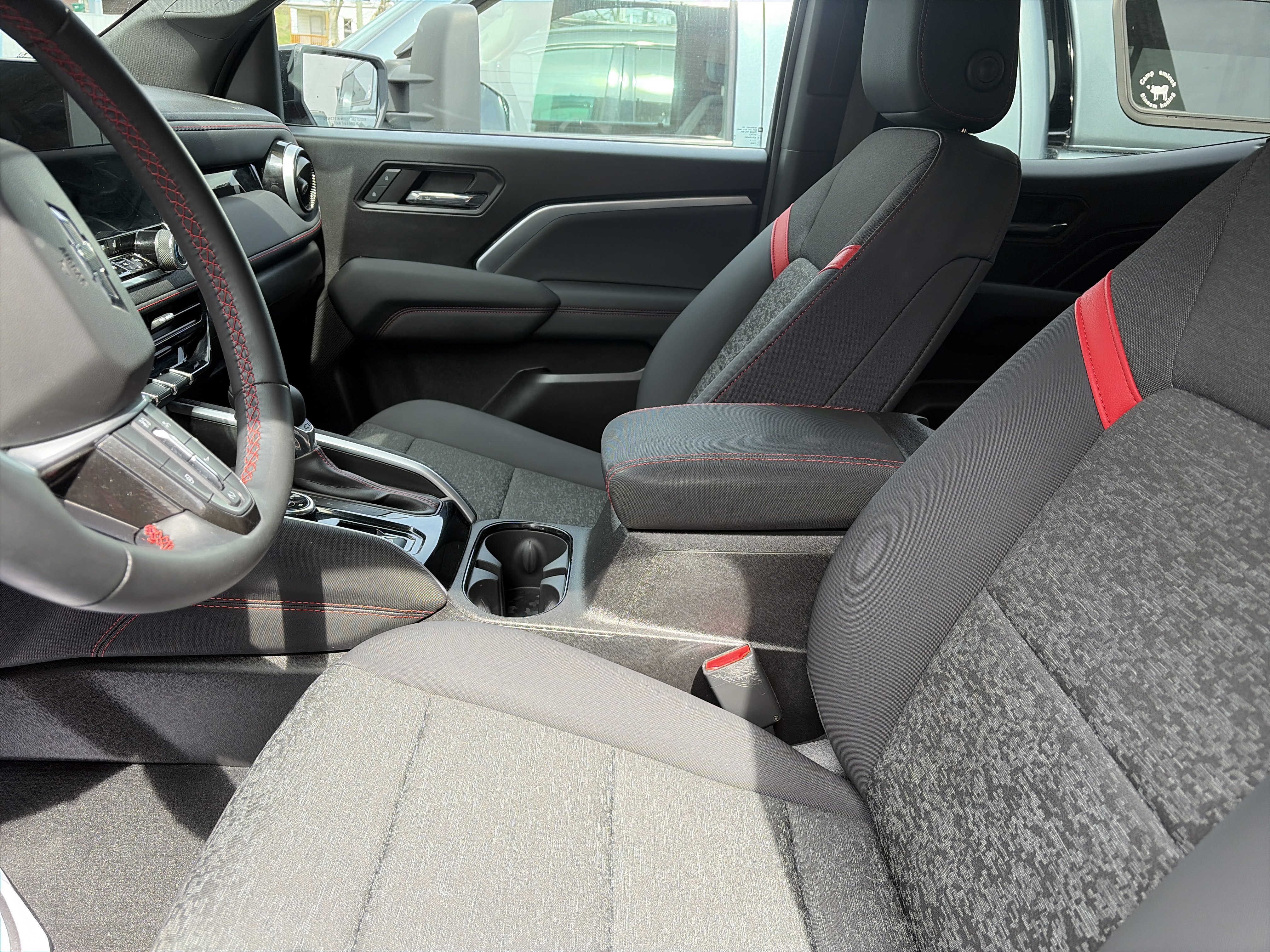 Certified 2024 Chevrolet Colorado Z71 w/ Z71 Convenience Package 2 image 10