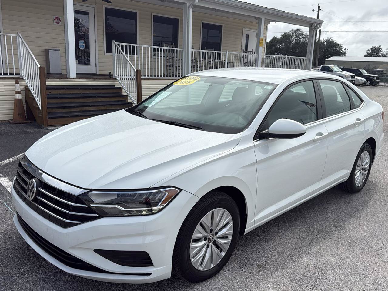 Used 2019 Volkswagen Jetta SE FWD image 3