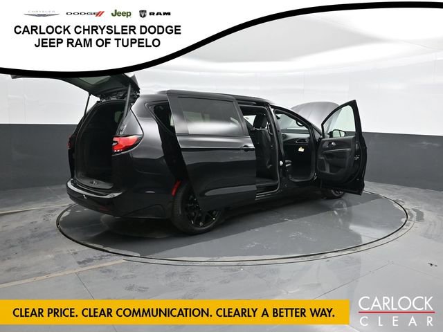 New 2026 Chrysler Pacifica Limited w/ Uconnect Theater Family Group image 54