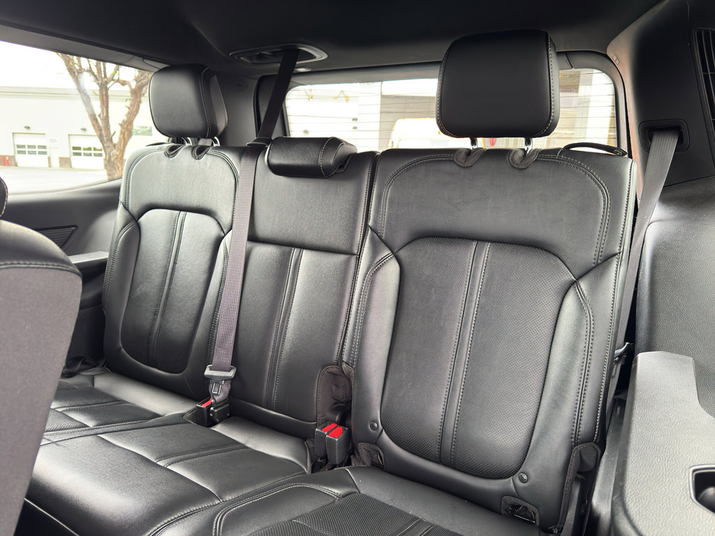 Used 2023 Jeep Wagoneer 4WD image 9