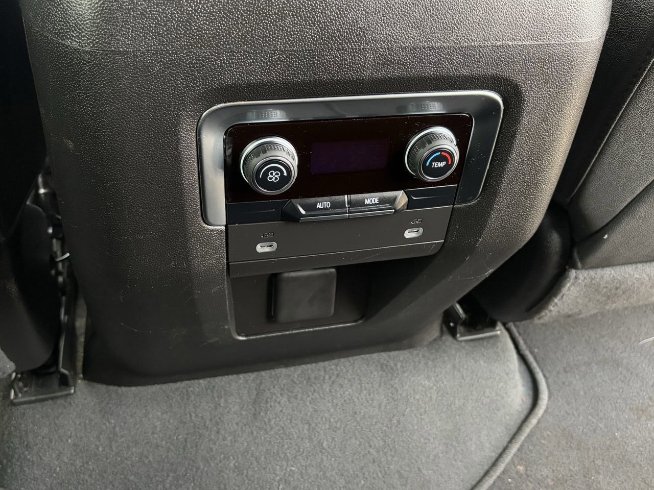 Used 2024 Chevrolet Suburban RST image 23