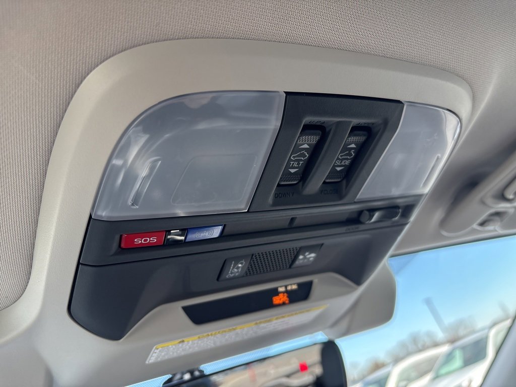 Certified 2021 Subaru Crosstrek 2.5i Limited w/ Moonroof Package 2 image 24