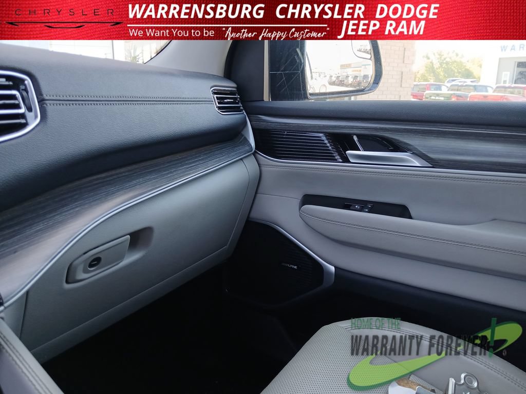 Used 2024 Jeep Wagoneer L Series II w/ Flexible Seating Group AWD/4WD image 27