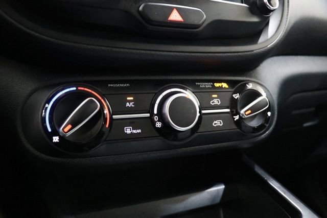 Used 2025 Kia Soul LX FWD image 27