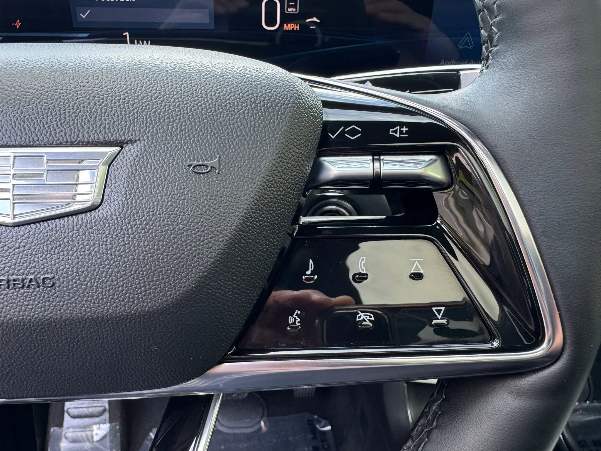 Used 2023 Cadillac Lyriq AWD image 32