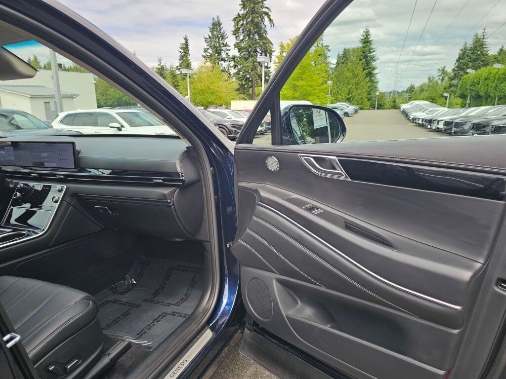 Used 2025 Genesis GV80 2.5T Standard AWD/4WD image 12