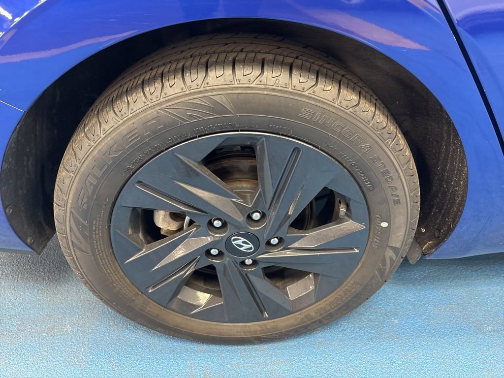 Used 2023 Hyundai Elantra SEL image 5