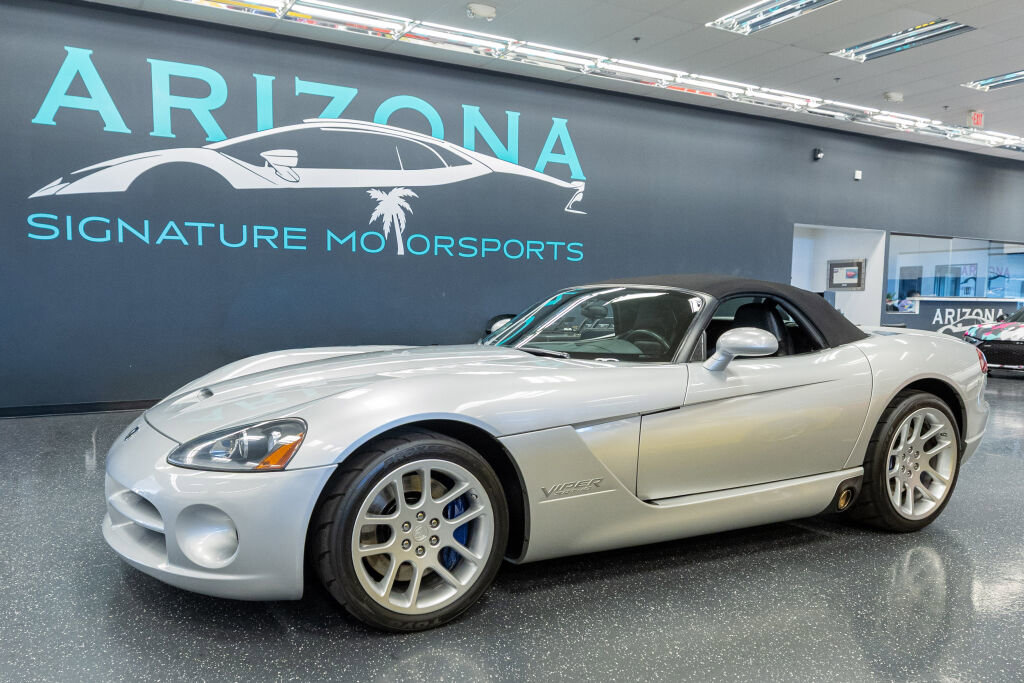 Used 2003 Dodge Viper SRT-10 image 1
