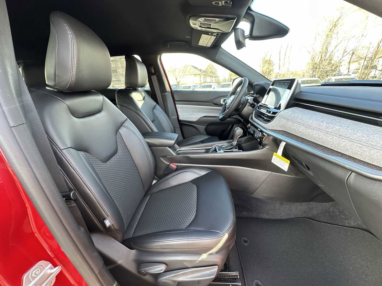 New 2026 Jeep Compass Latitude image 23