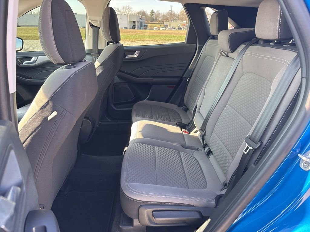 Used 2021 Ford Escape SE w/ SE Sport Appearance Package image 18