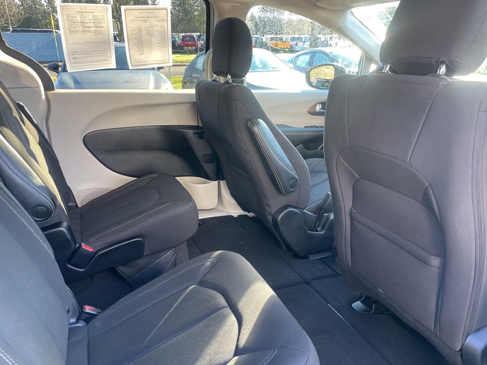 Used 2023 Chrysler Voyager LX FWD image 15