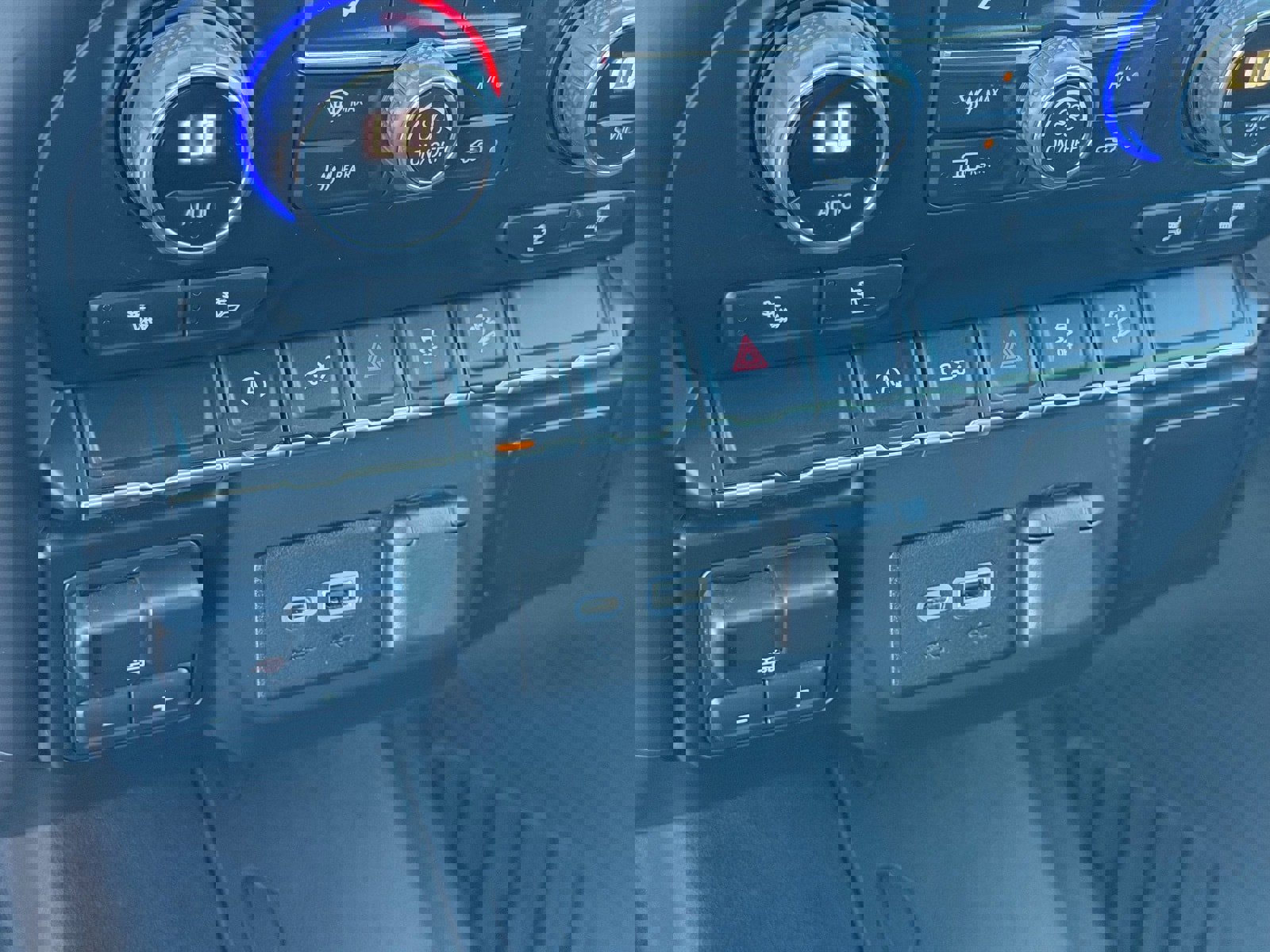 Used 2020 Chevrolet Silverado 1500 LT Trail Boss w/ Convenience Package image 31