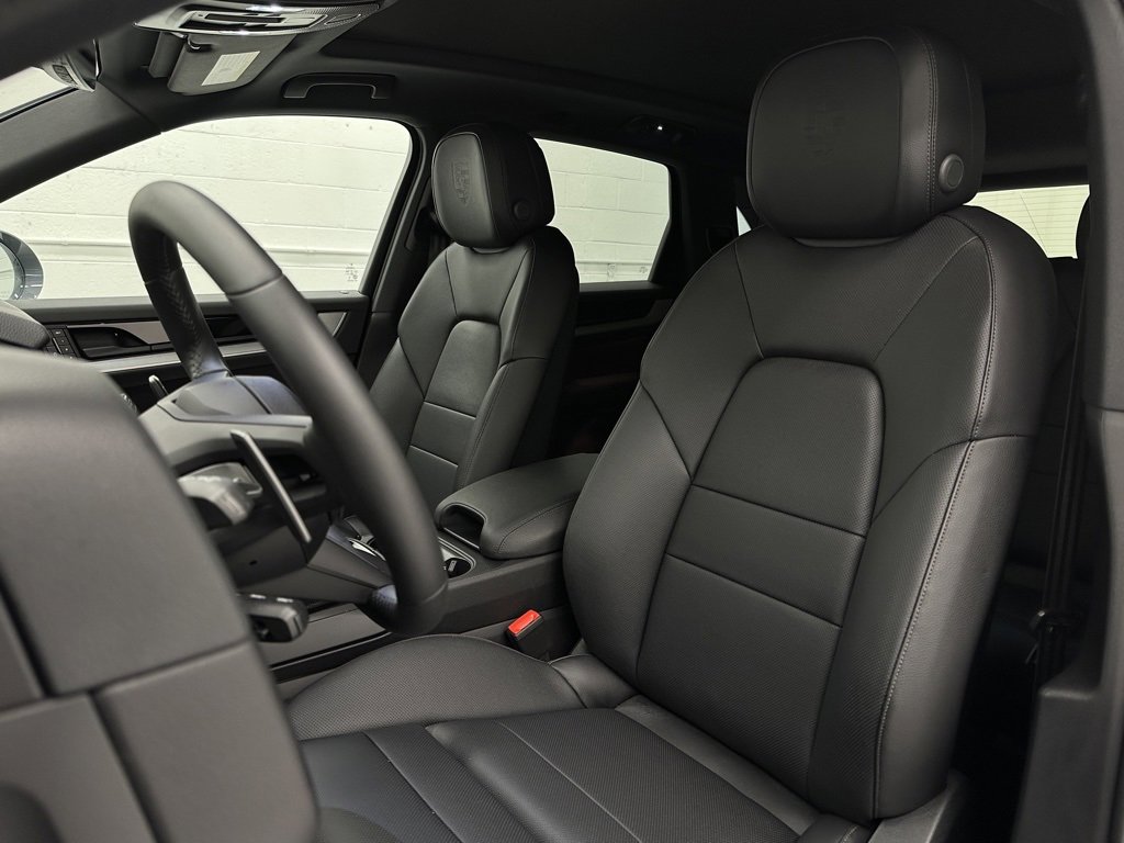 Used 2025 Porsche Cayenne E-Hybrid image 13