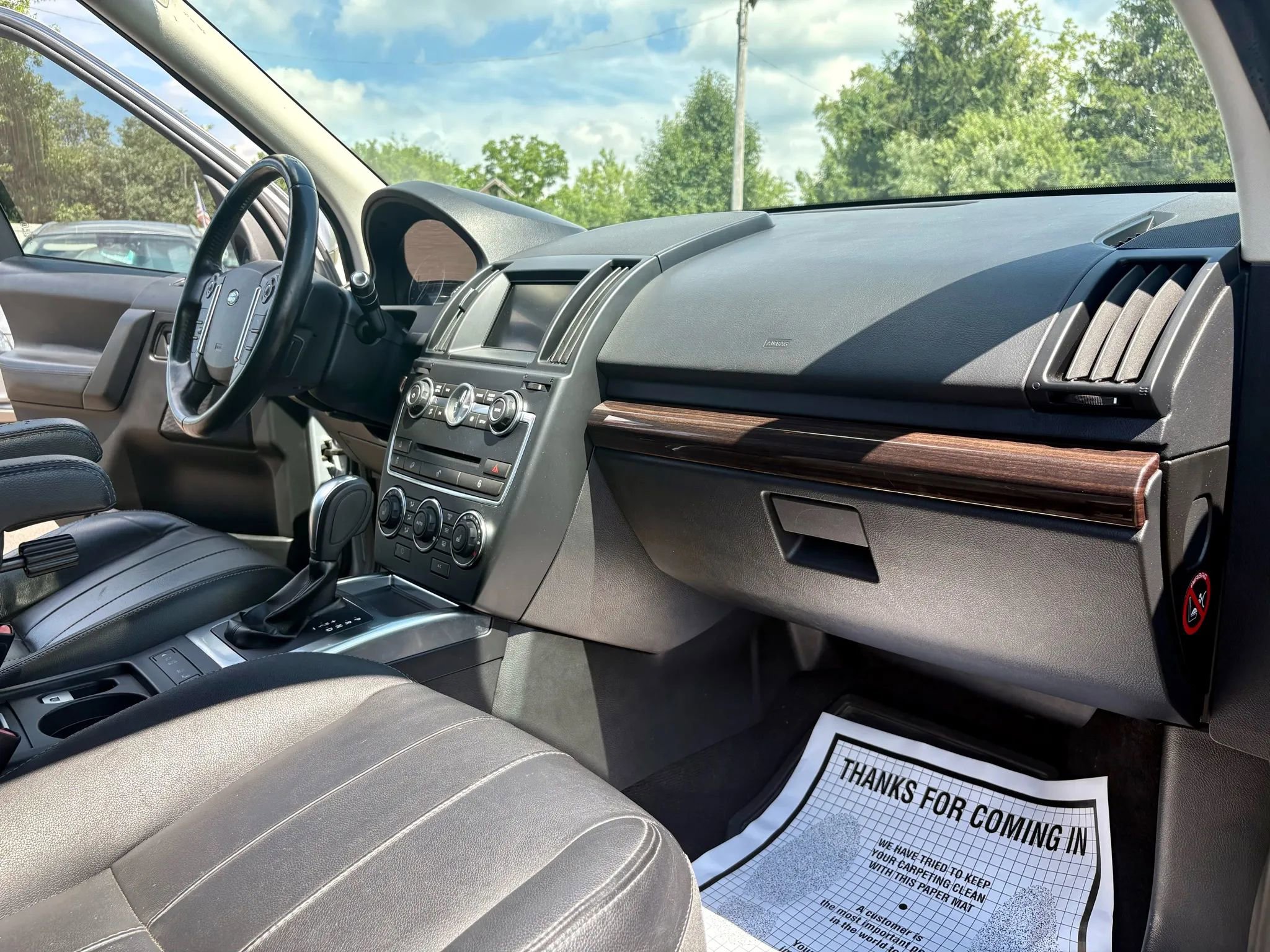 Used 2014 Land Rover LR2 HSE image 21