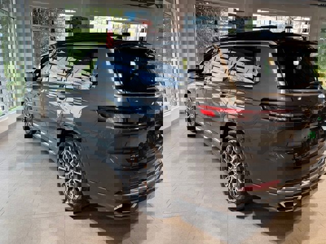 New 2025 Jeep Grand Cherokee L Summit image 3