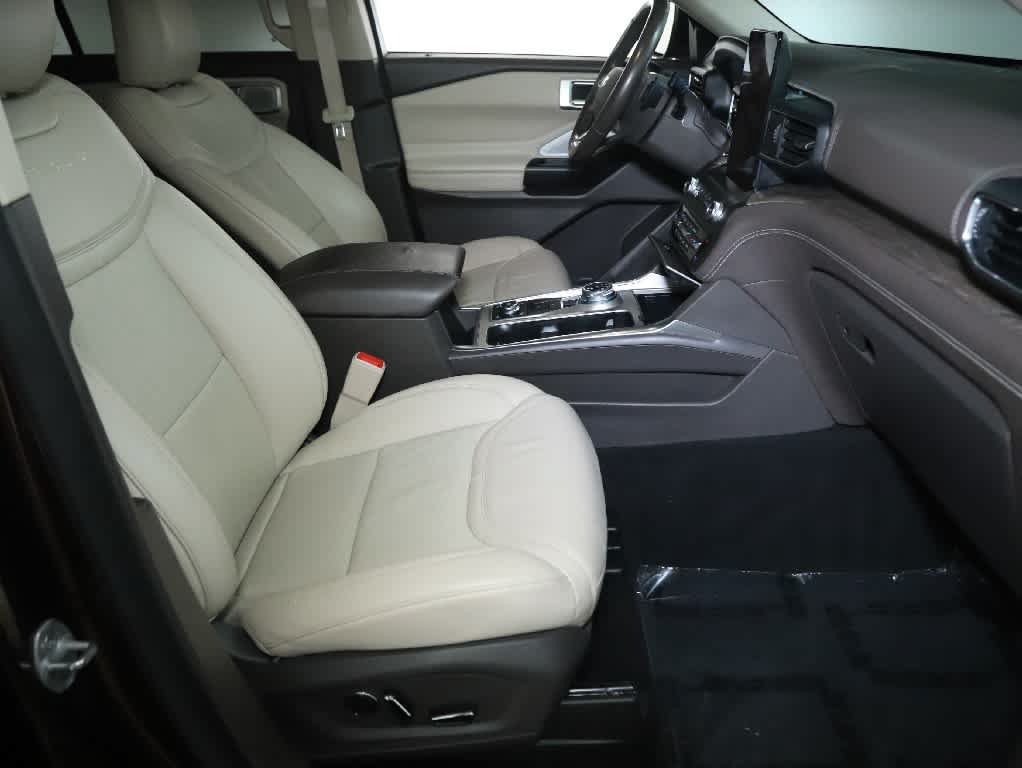Used 2020 Ford Explorer Platinum w/ Premium Technology Package AWD/4WD image 37