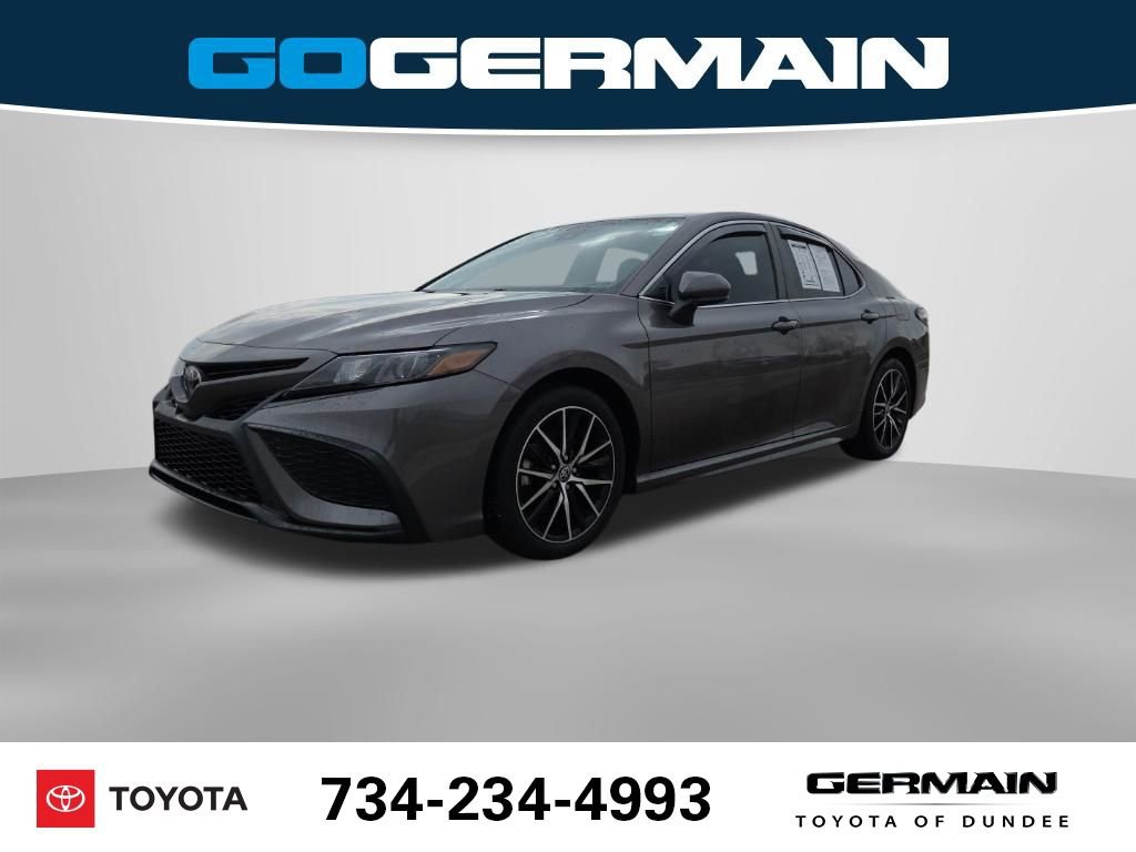 Used 2021 Toyota Camry SE image 1