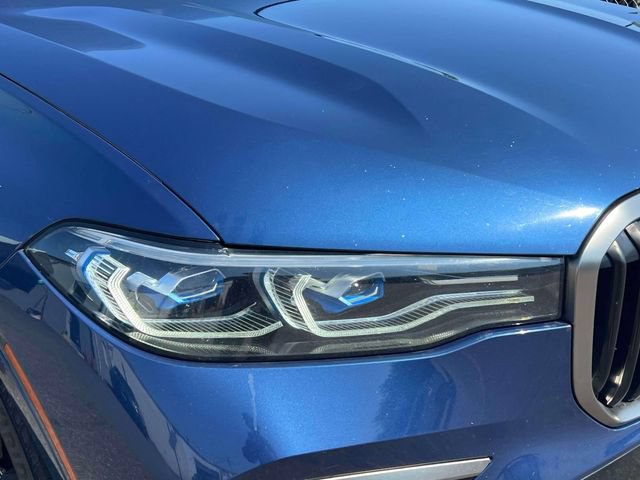 Used 2020 BMW X7 M50i w/ Dynamic Handling Package AWD/4WD image 13