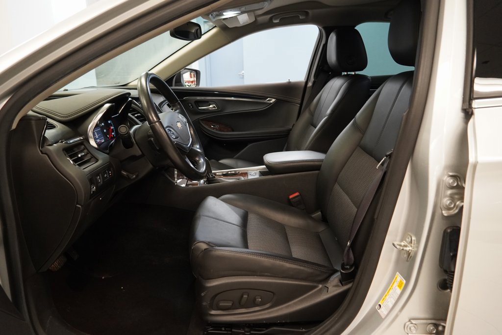 Used 2015 Chevrolet Impala LT w/ Convenience Package image 5