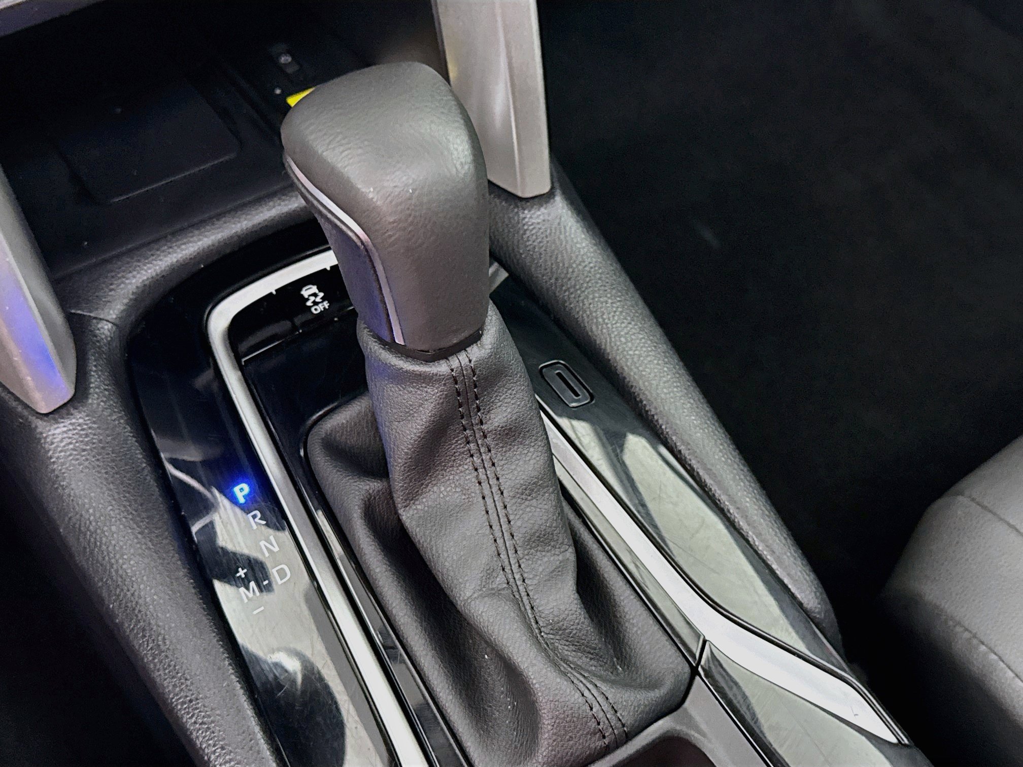 Used 2022 Toyota Corolla Cross XLE w/ Convenience Package FWD image 15