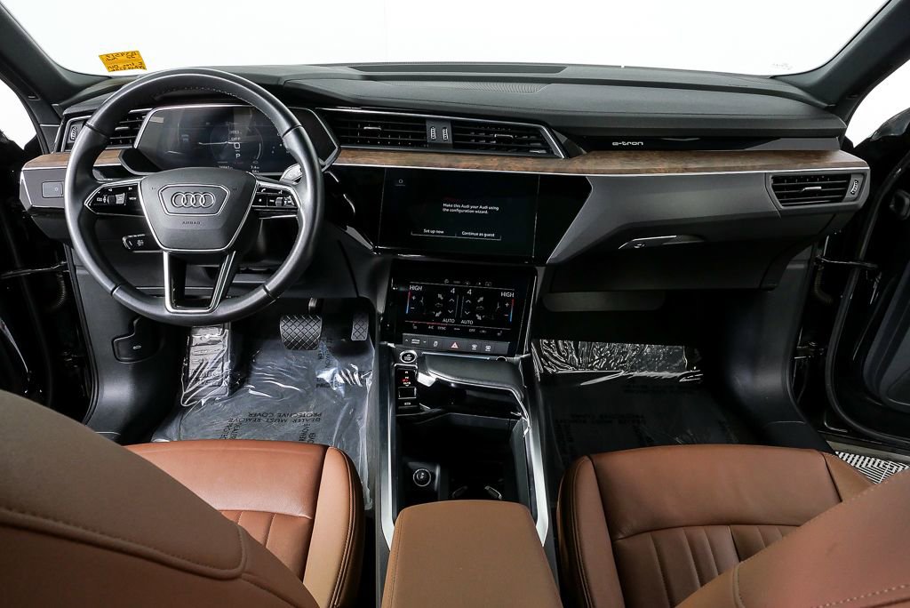 Certified 2022 Audi e-tron Premium image 18