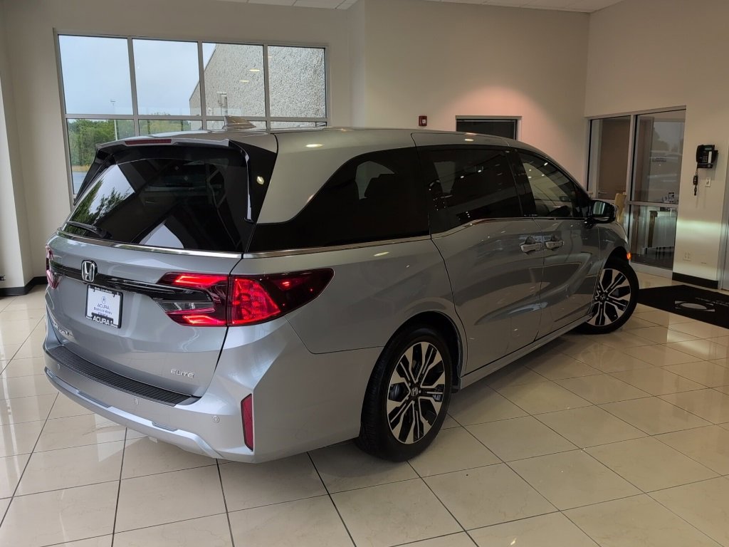 Used 2025 Honda Odyssey Elite image 5