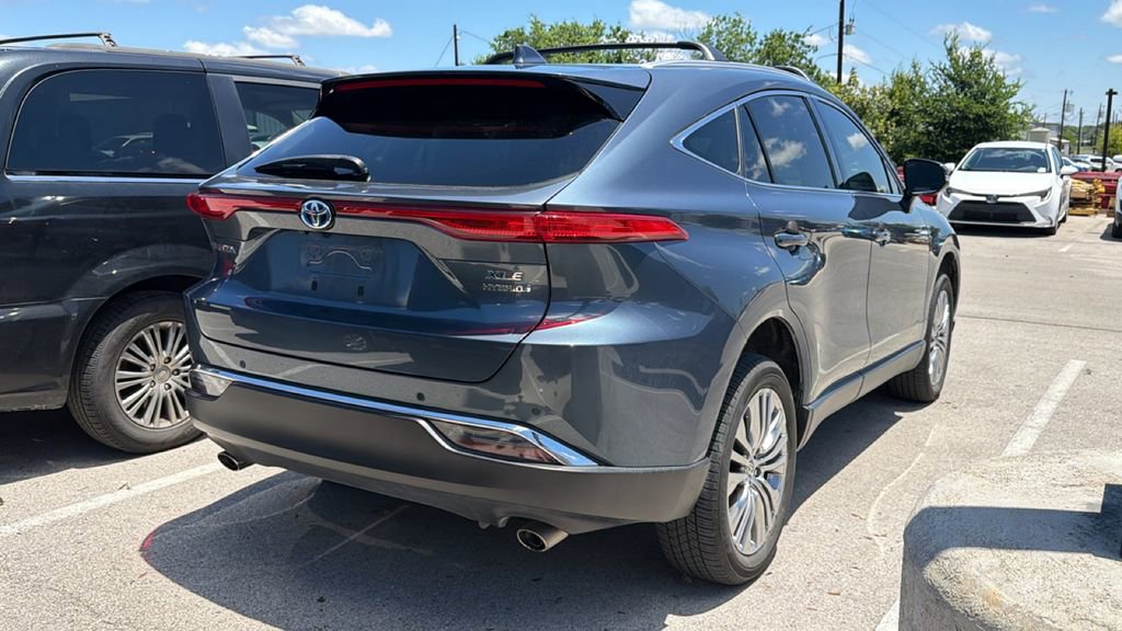 Certified 2022 Toyota Venza XLE AWD/4WD image 7