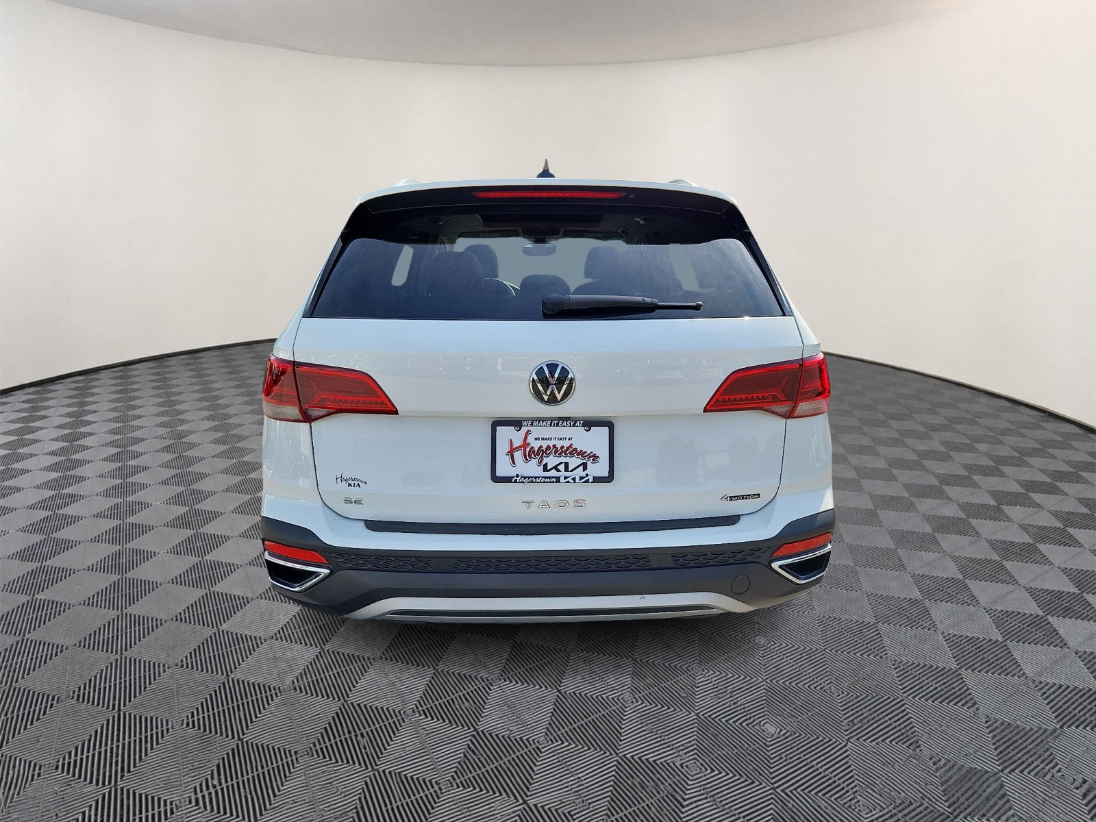 Used 2023 Volkswagen Taos SE AWD/4WD image 5
