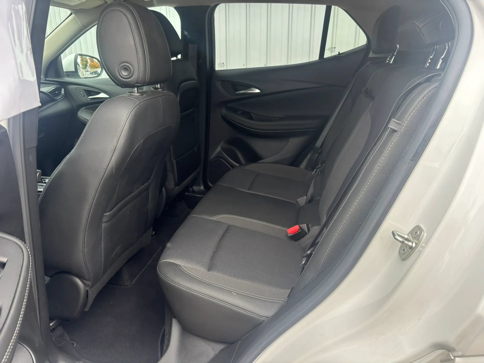 Used 2023 Buick Encore GX Select w/ Sport Touring Package FWD image 17