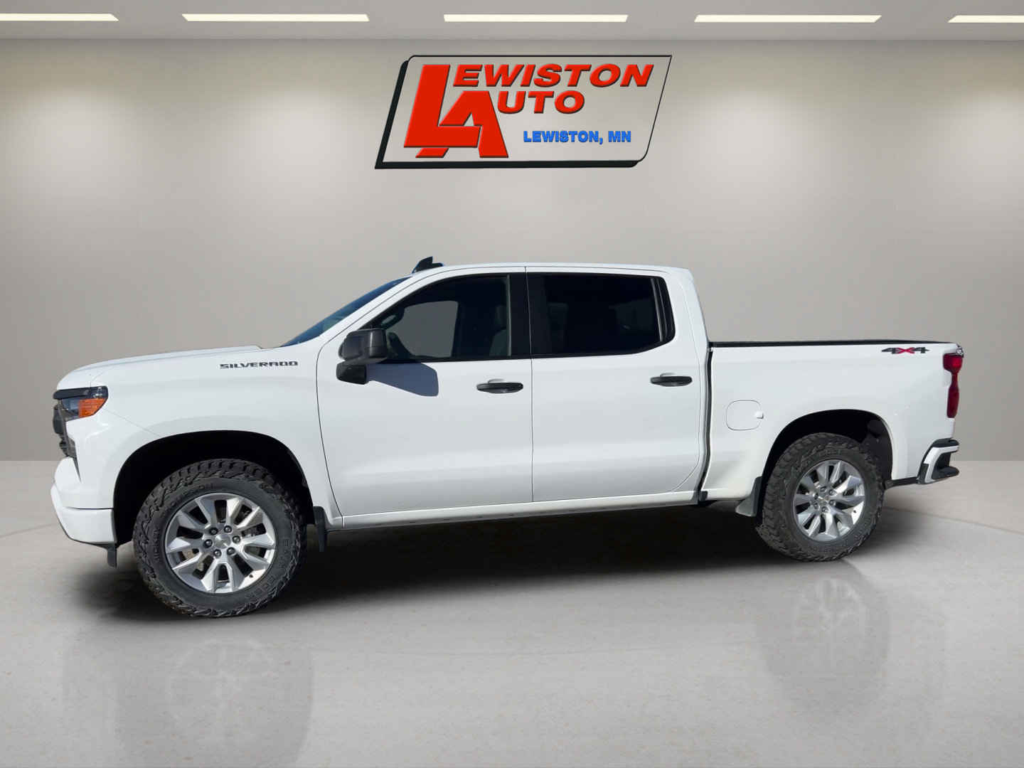 Certified 2024 Chevrolet Silverado 1500 Custom AWD/4WD image 2
