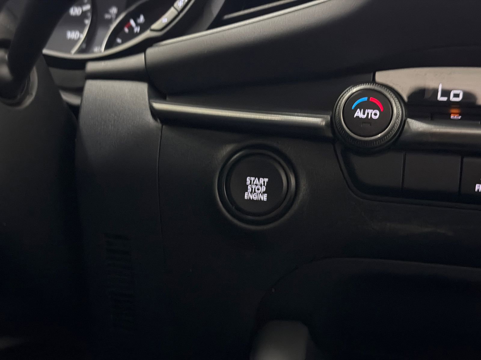 Used 2023 MAZDA MAZDA3 s image 24