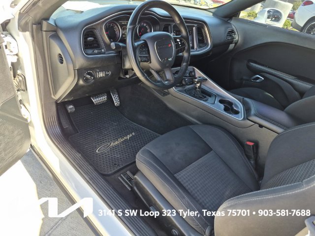 Used 2019 Dodge Challenger R/T w/ Driver Convenience Group RWD image 18