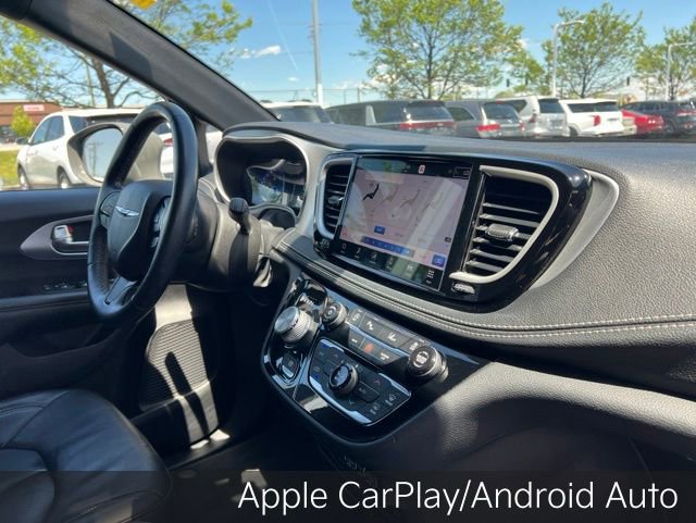 Used 2021 Chrysler Pacifica Touring-L w/ Uconnect Theater Family Group AWD/4WD image 37