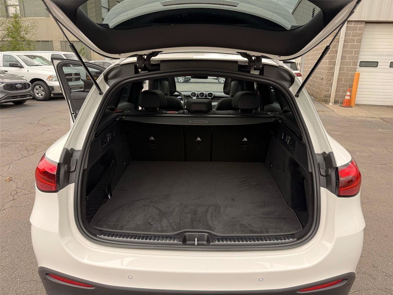 Used 2026 Mercedes-Benz GLC 43 AMG 4MATIC image 23
