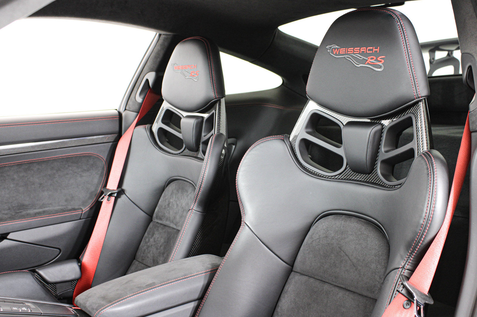 Used 2018 Porsche 911 GT2 RS RWD image 40