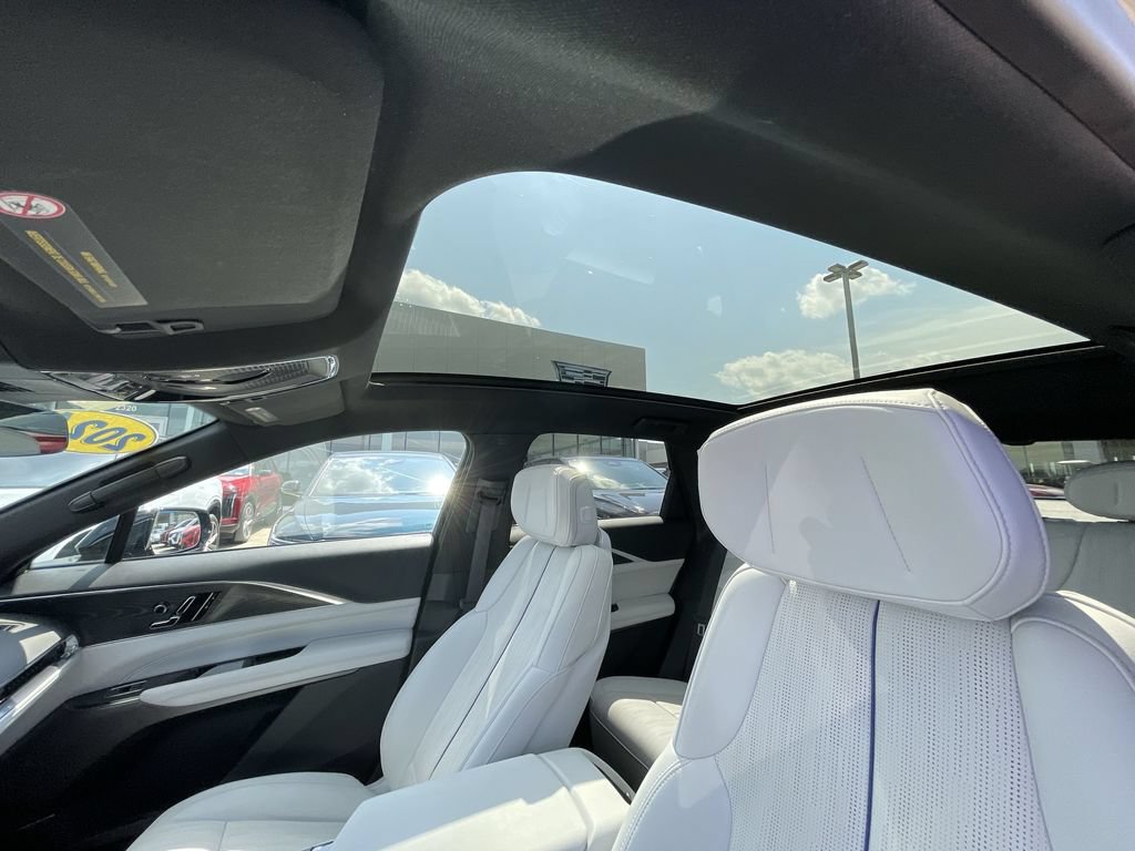 Certified 2024 Cadillac Lyriq Luxury RWD image 18