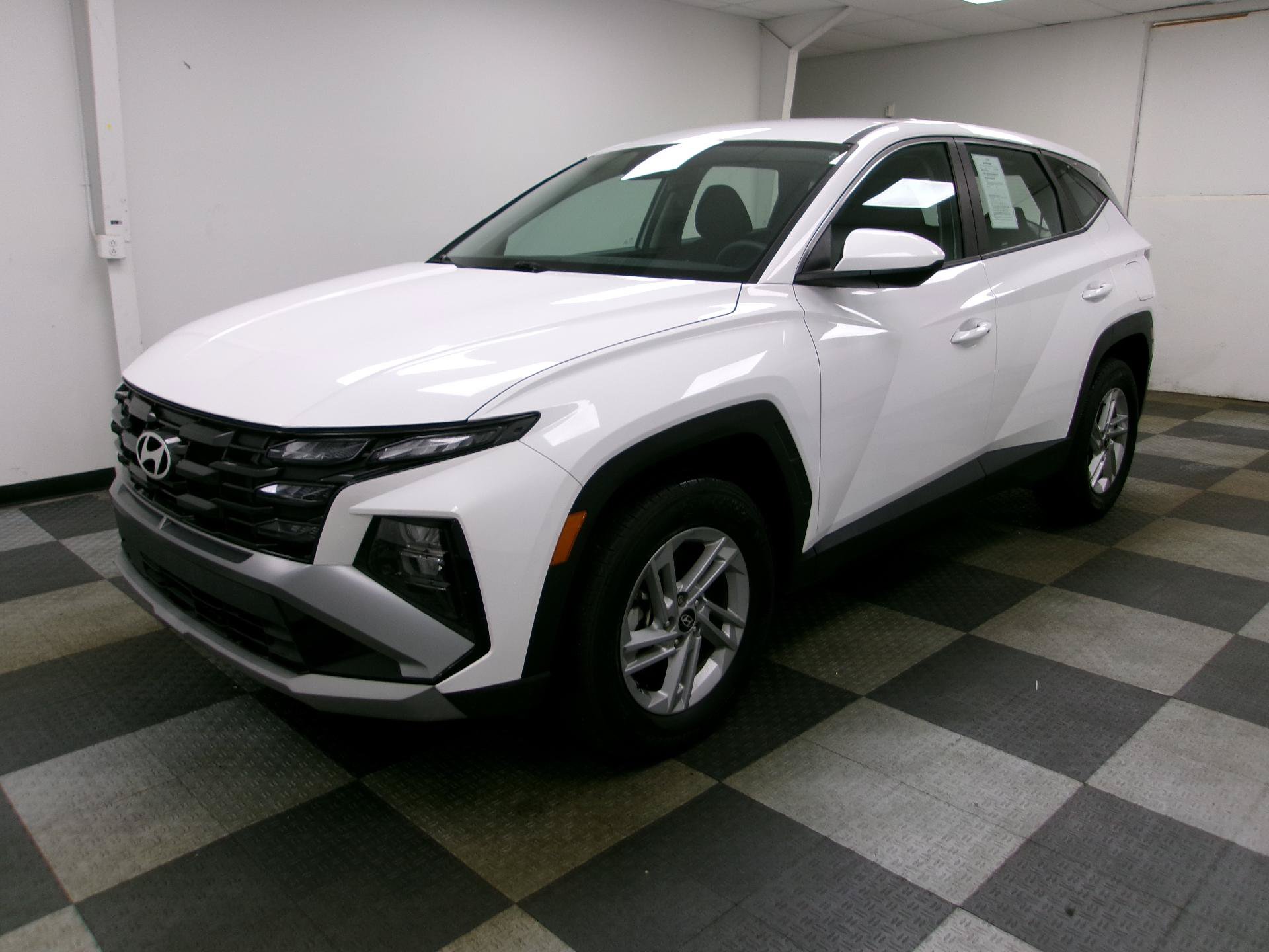 Used 2025 Hyundai Tucson SE