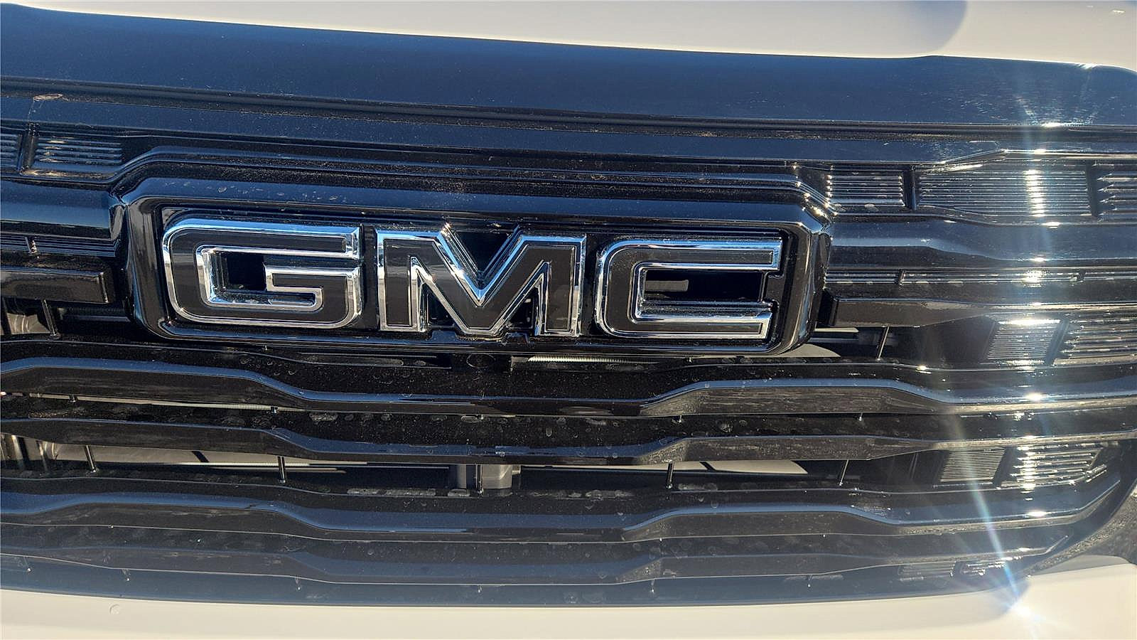 New 2026 GMC Terrain Elevation w/ Black Edition AWD/4WD image 19
