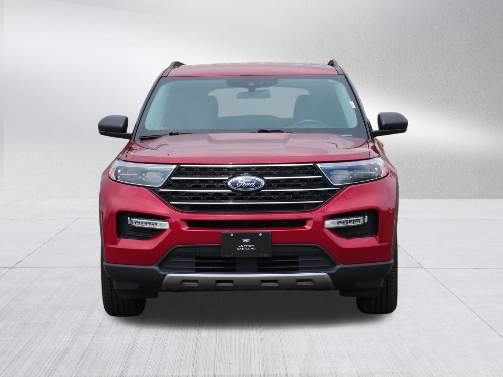 Used 2020 Ford Explorer XLT w/ Equipment Group 202A AWD/4WD image 2