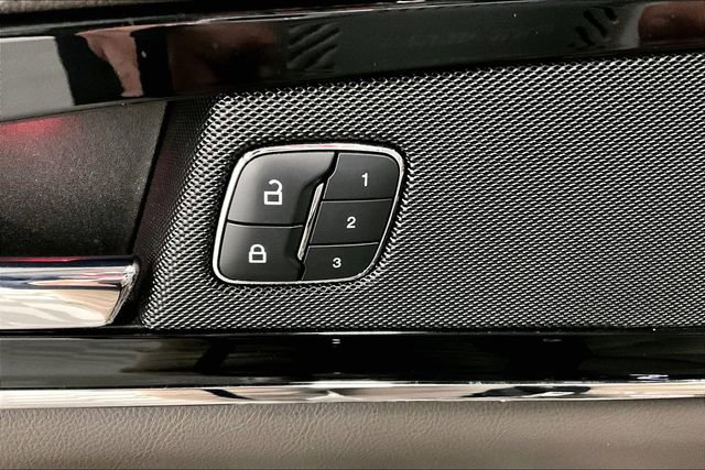 Used 2022 Lincoln Nautilus Reserve image 39