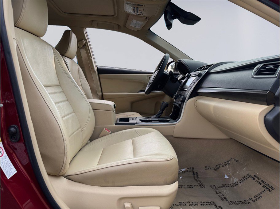 Used 2015 Toyota Camry XLE w/ Advanced Technology Package image 19