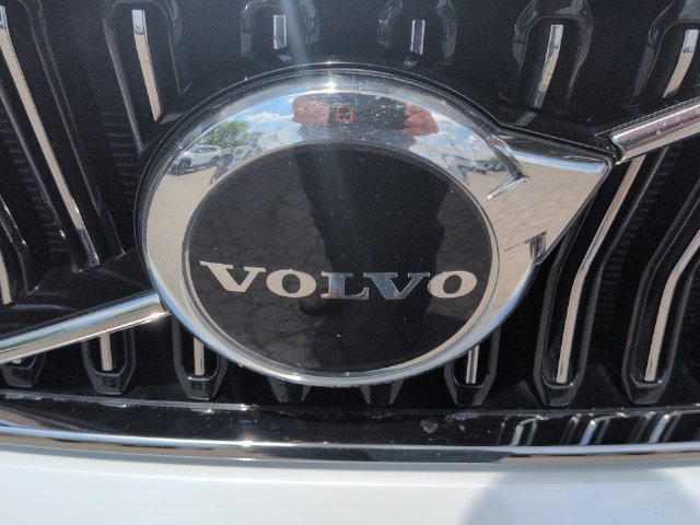 Used 2024 Volvo XC40 B5 Core AWD/4WD image 33
